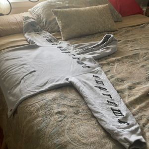 Supreme six large hoodie  / excellent condition